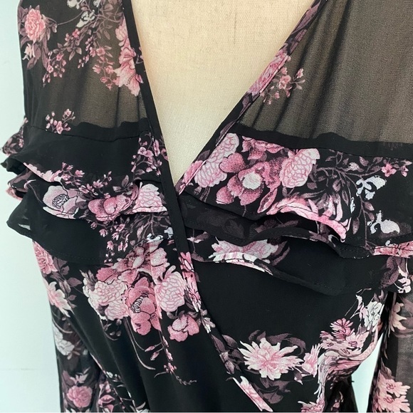 Wayf Black Floral Wrap Dress NWT Ruffle Back Sz M - Picture 12 of 13